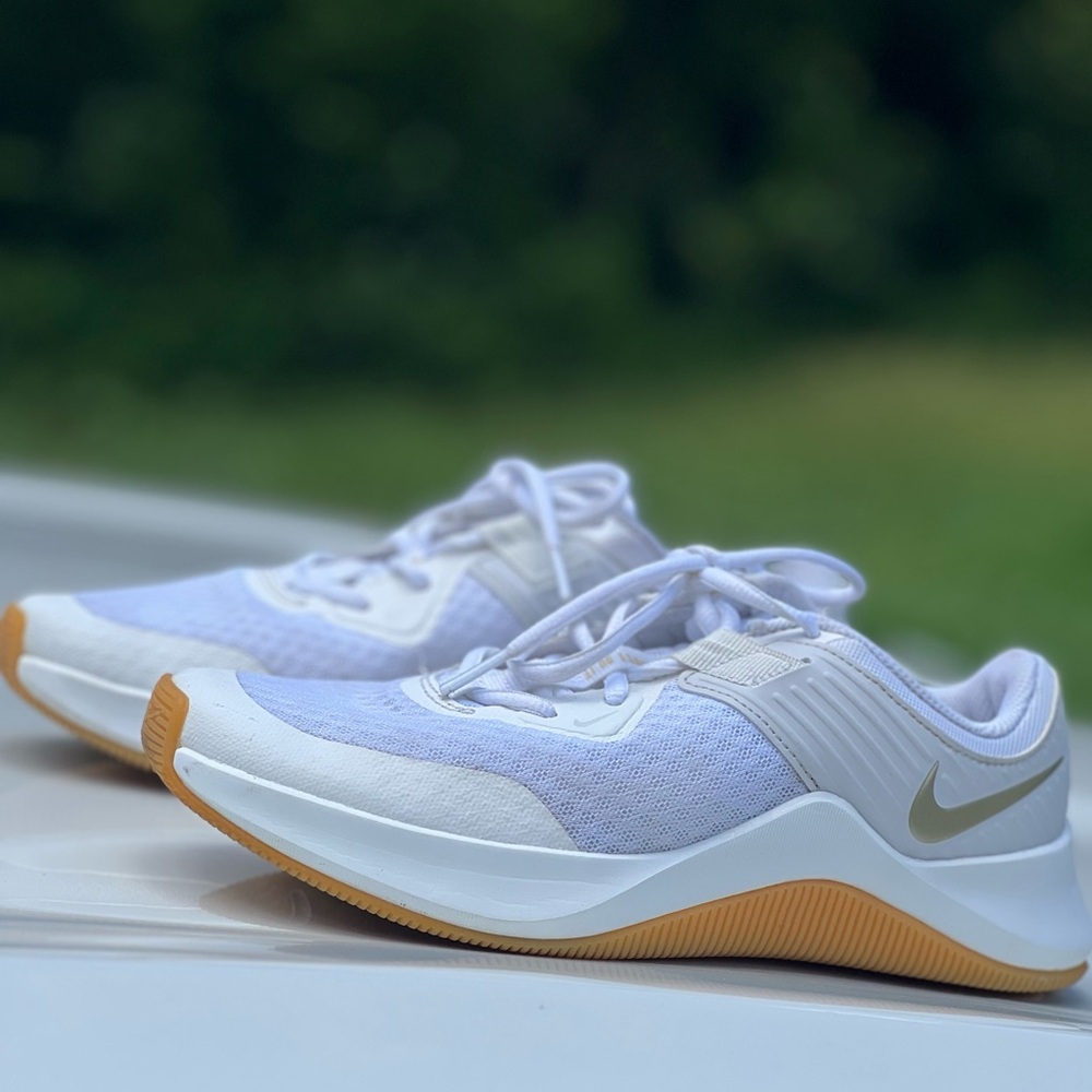 Nike Women's White and Gold Accent Trainer Tennis Shoes